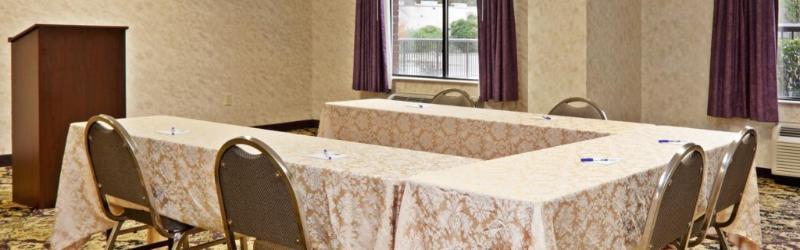 Holiday Inn Express & Suites Wilson-Downtown By Ihg Exterior photo